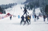 برف کی وادی مالم جبہ میں سنو فیسٹیول شروع، مختلف مقابلے دیکھنے کیلئے سیاحوں کی امد شروع