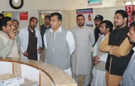 ڈی س سوات عامر افاق کا پٹوارخانوں، سکولوں اور ہسپتالوں پر چھاپے