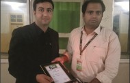 سچ ٹی وی سے منسلک صحافی وقار احمد سواتی کو بہترین کارکردگی پر بیسٹ رپورٹنگ ایوارڈ سے نوازا گیا