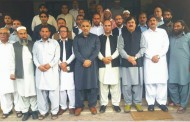 امیرمقام کیلئے مشکلات بڑھ گئی، دست راست پی ٹی ائی میں شامل