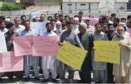 صوبائی حکومت کیخلاف فارماڈسٹری بیوٹرز کا ترامیم کیخلاف احتجاج، ڈرگ ایکٹ نامنظور کے نعرے