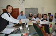 حلقہ پی کے 8سے جے یو آئی کے امیدوار آشفاق خان ایڈوکیٹ نے کاغذات جمع کرادی 
