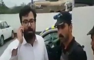 اسٹنٹ کمشنر حمید خان کا غریب ڈرائیور پر تشدد عوام میں غم وغصہ، مجھے اس کی اجازت ہے ، حمید خان