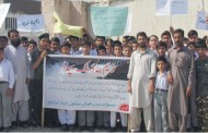 سکول طلباء بھی میدان میں نکل آئے ، ڈیم بناؤ ملک بچاو واک ، جیب خرچ کے پیسے ڈیم کیلئے اکٹھا کرنے لگے