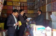 حلال فوڈ کا تاج چوک میں چھاپہ، مضر صحت چورن اور چھالیہ کی بڑی مقدار برامد، دکان سیل