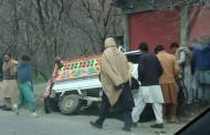 مٹہ ، سوزوکی اور موٹر سائیکل میں تصادم دو افراد زخمی ،ڈائنا گاڑی نے 6 سالہ بچہ کچل دیا