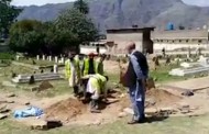 بریکوٹ میں لاوارث شخص کی قبرکشائی ، ڈی این اے سمپلز ڈاکٹر کے حوالے