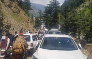 عید کا دوسرا روز ،سوات کے حسین وادیوں میں سیاحوں کی رش ، سڑکیں پھر بند