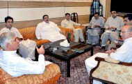 190 گرام سے کم روٹی 15 روپے پر بیچنے والوں کے خلاف کریک ڈاون شروع کیا جائے، محمود خان