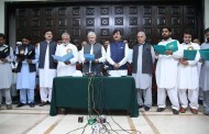 محمود خان کا خیبر یونین آف جرنلسٹس کیلئے 50 لاکھ روپے خصوصی گرانٹ کا اعلان