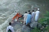 سیمنٹ سے بھرا ٹرک دریاء سوات میں گرگیا ،تین افراد زخمی دو لاپتہ