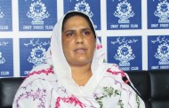 شوہر کے ہاتھوں قتل ہونے والی لڑکی کی والد انصاف کیلئے سوات پریس کلب پہنچ گئی