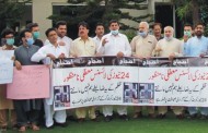 سوات یونین آف جرنلسٹس کا24 نیوز کی لائسنس منسوخی پر  پریس کلب میں مظاہرہ