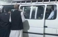فلائینگ کوچ میں سفر کرنے والا سادہ کپڑوں میں ملبوس پولیس اہلکار نے ڈرائیور کو تھانہ میں بند کردیا
