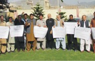 جیو۔جنگ گروپ  کے ایڈیٹرانچیف  میر شکیل الرحمان کی گرفتاری کیخلاف سوات پریس کلب کے صحافیوں کا احتجاجی مظاہرہ