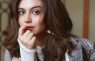خواتین کے مردوں سے ایک قدم پیچھے ہونے کی بات سے متفق نہیں