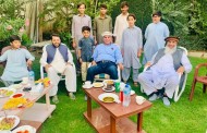 اُردن کے سفیر ابراہیم المدنی اپنے اہلخانہ کے ہمراہ سوات کا دورہ
