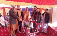 محکمہ لائیو سٹاک کا جدید ٹریننگ حاصل کرنے والے 37 افراد میں ملک مشین و کیٹس تقسیم