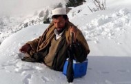 شاباش پولیو ورکرز، پانچ فٹ تک برف میں چلنے والے سوات کے پولیو ورکر کو عمران خان نے بلالیا