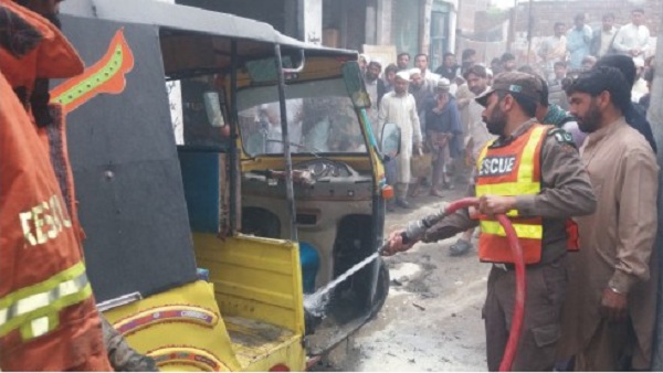 رکشوں کی اواز بہتر اور دھوئیں کے خاتمہ کیلئے کوشش کرینگے، صدرجہانزیب سہیل