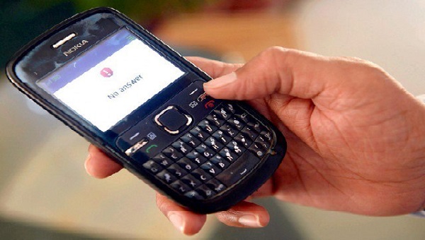 کراچی میں موبائل فون سروس معطل