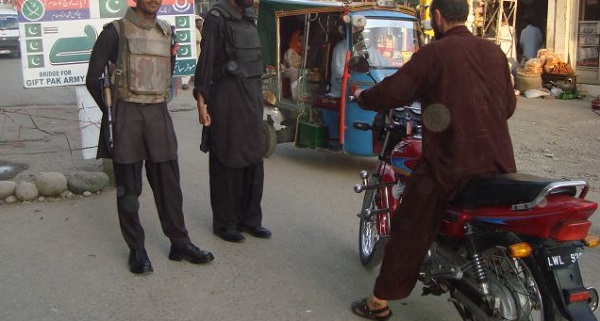 سوات میں بغیر ہیلمٹ کے موٹر سائیکل سواروں کے خلاف اپریشن شروع