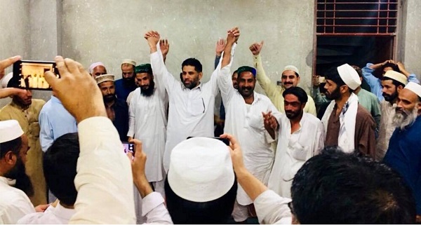 مختلف سیاسی پارٹیوں کو دھچکے،شاہدرہ سے درجنوں افراد جماعت اسلامی میں شامل