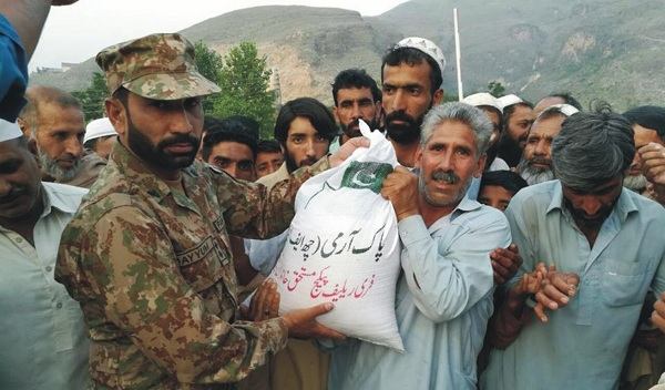 پاک فوج کی جانب سے غریب اور مستحق افراد میں رمضان راشن تقسیم