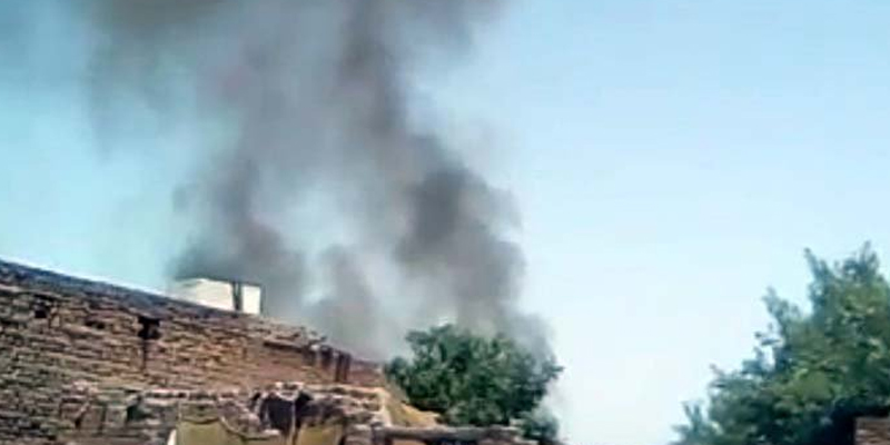 پشاور میں جنگی جہاز گر کر تباہ‎