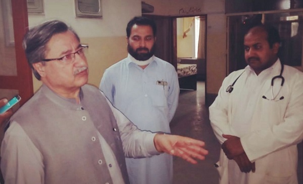 ڈاکٹرز ہر صورت میں ہسپتالوں کی اندر مریضوں کی خدمت کو یقینی بنائیں،محمد ایوب