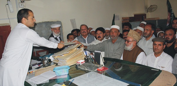 ن لیگ کے امیدوار عظمت علی خان نے کاغذات نامزدگی جمع کرادی
