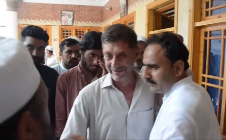 سوات میں پی ٹی ائی کے نومنتخب امیدواروں کے حجروں میں جشن، مبارکبادیں