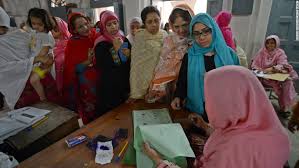 پاکستان کے الیکشن میں ایک مرتبہ پھر خواتین کو نظرا نداز کیاجارہاہے/رپورٹ 