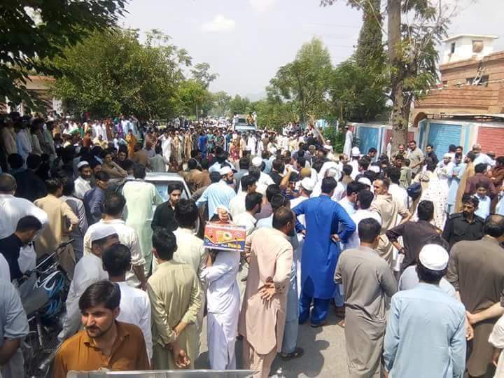 کالام۔شاہراہ 5 گھنٹے بند۔ سمبٹ میں لوڈشیڈنگ کیخلاف مظاہرہ۔ کل تک مہلت