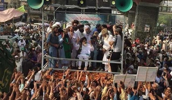 مذہبی جماعتوں کا لانگ مارچ، پو لیس نے کنٹینرز لگا کر جی ٹی روڈ بند کردیا