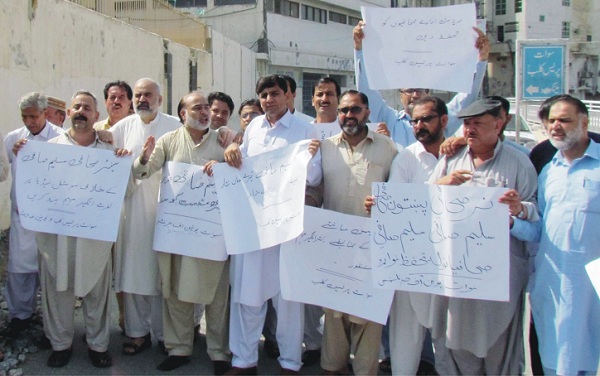 سینئر صحافی سلیم صافی کے خلاف شر انگیز پروپیگنڈے کے خلاف سوات کے صحافی برادری سراہا احتجاج بن گئی ، 3 روز سوگ کا اعلان