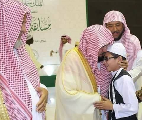 سوات سے تعلق رکھن والے حافظ قران نے سعودی عرب مقابلہ میں پہلی پوزیشن حاصل کی، بیت اللہ کے امام نے خصوصی ملاقات بھی کی