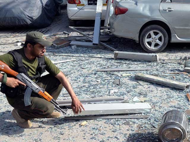 ہنگو، دینی مدرسہ کے باہر دھماکہ ،25 افراد شہید