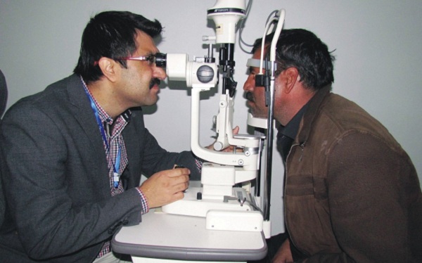 سیدو شریف میں فری ائی کیمپ، جدید مشینری سے مریضوں کا مفت معائنہ