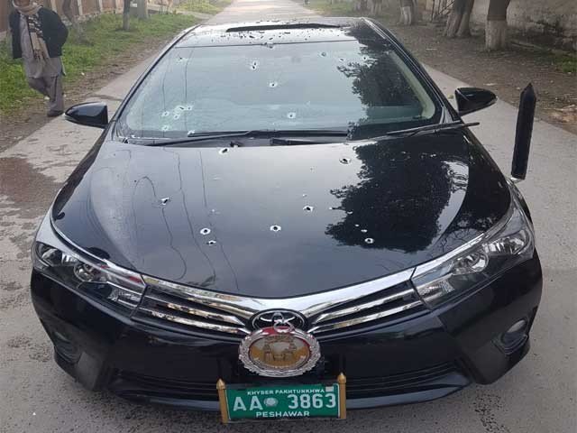 پشاور میں ہائی کورٹ کے جج کی گاڑی پر فائرنگ