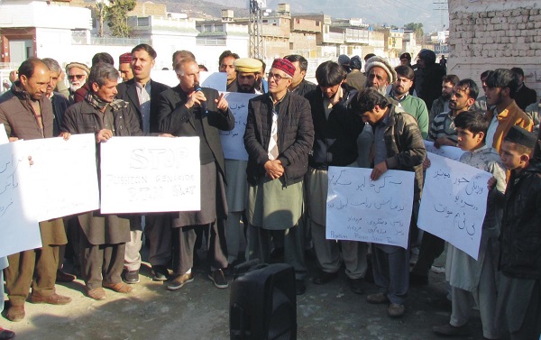 پشتون تحفظ مومنٹ کے زیر اہتمام احتجاجی مظاہرہ ، ارمان لونی کے قاتلوں کو گرفتارکرنیکا مطالبہ