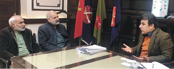 انتظامیہ اور صحافیوں کا ساتھ چولی دامن کا ہے ، چوبیس گھنٹے خدمت کیلئے حاضر ہوں، کمشنر ریاض خان محسود