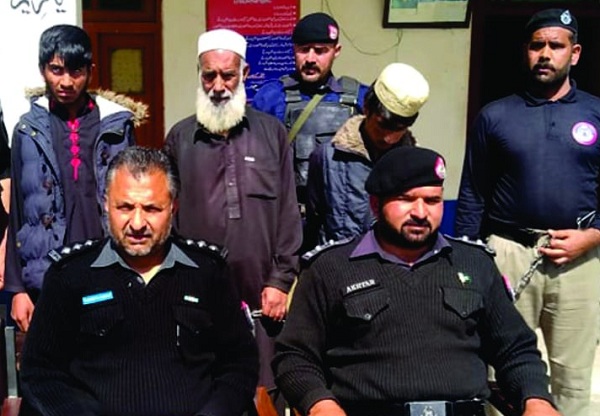 بریکوٹ میں جعلی کرنسی پھیلانے والا گروہ گرفتار