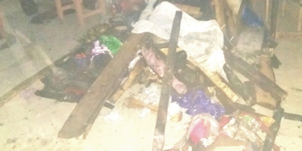 گاوں بیدرہ بر پلو میں نامعلوم افراد نے دوکان کو اگ لگا دی ، لاکھوں کانقصان
