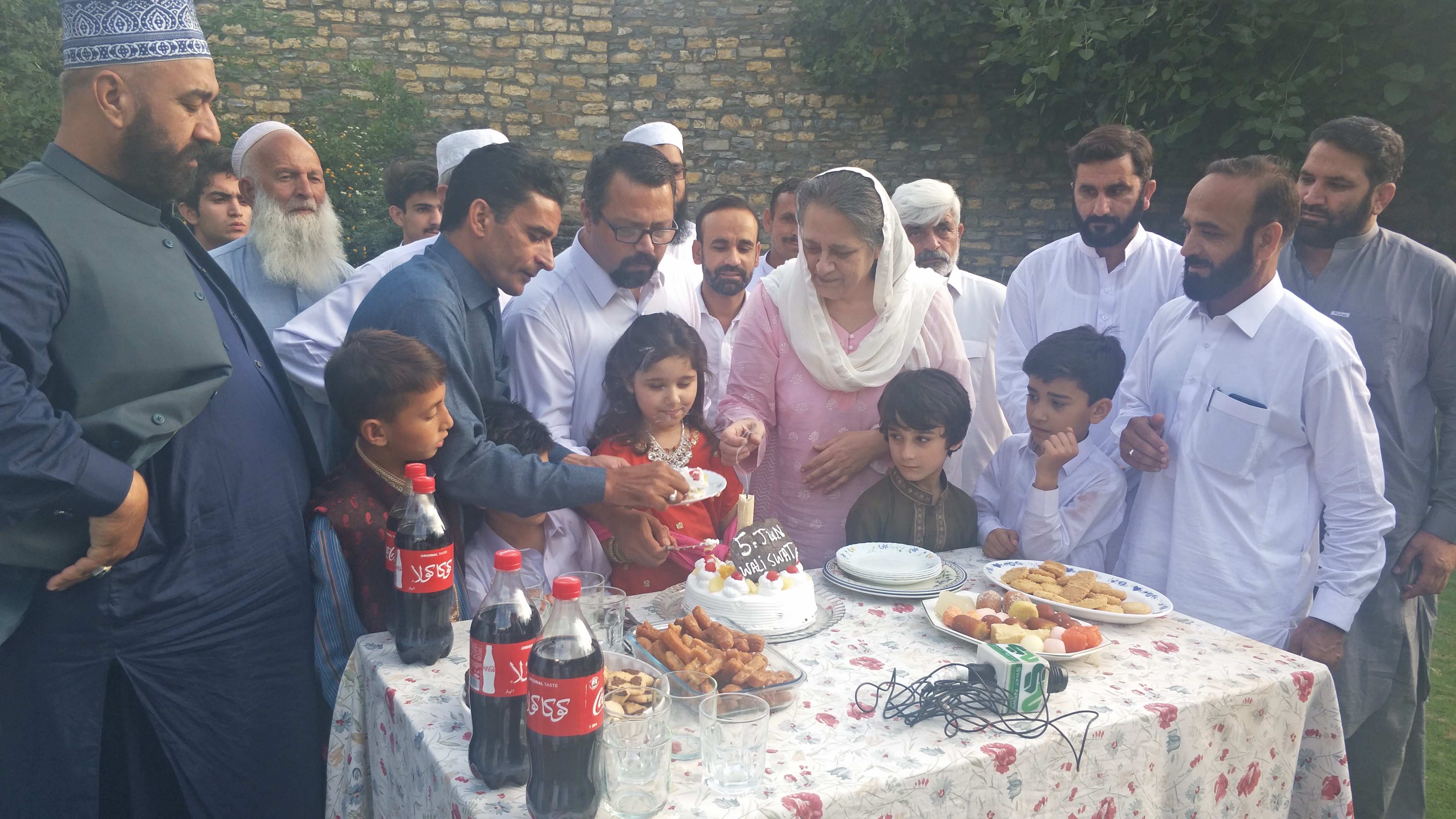 سوات میں دو بڑی خوشیاں،عید کیساتھ ساتھ والئی سوات کی سالگرہ بھی منائی گئی
