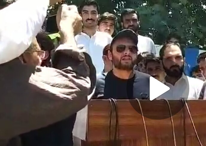 مرادسعید اسمبلی میں جبکہ اسکا بھائی سوات میں چھکے ماررہا ہے ، شاہدافریدی کا سوات نیوز کو انٹرویو