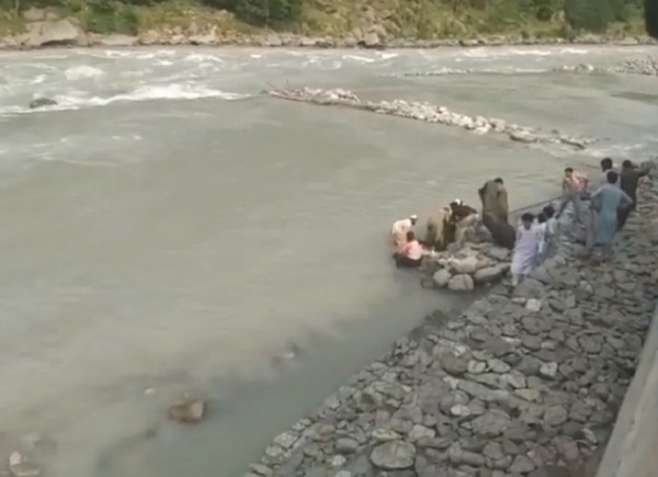 دریائے سوات میں آبی حیات کو غیر قانونی مائیننگ سے سنگین خطرات لاحق,پابندي نافذ