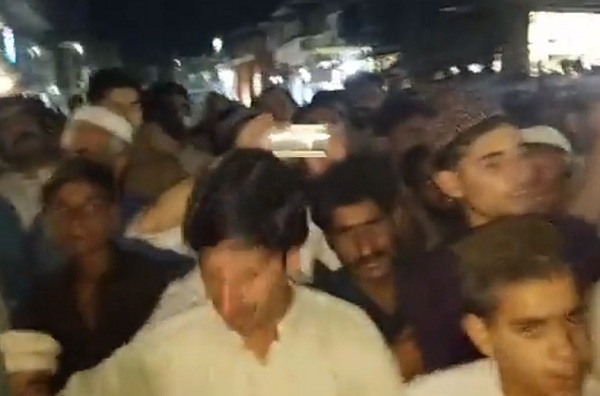 سوات،6 سالہ دور میں پہلی مرتبہ خادم سوات  اور دبنگ ایم پی اے کیخلاف نعرہ بازی