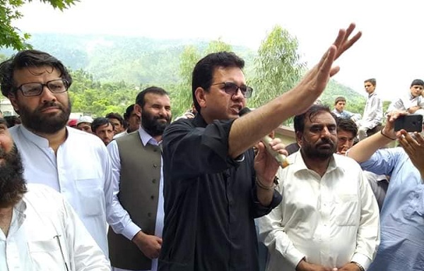 وزیر اعلیٰ محمود خان کے جلسہ کے سامنے ڈاکٹر عباد کا احتجاجی مظاہرہ