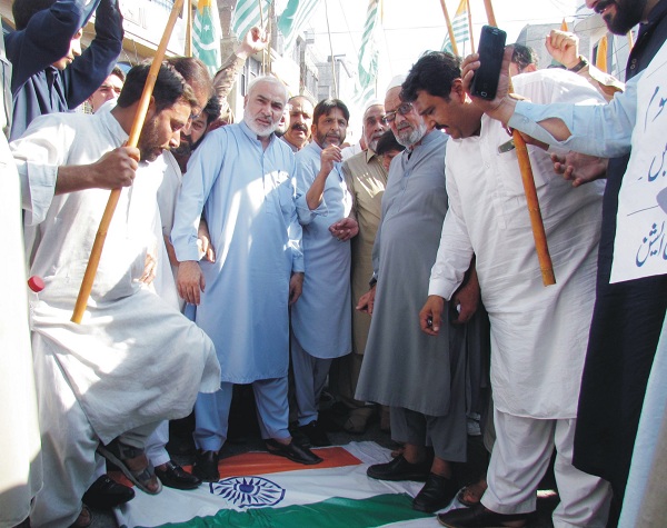 کشمیر بنے گا پاکستان اور پاک فوج زندباد کے نعروں سے گونج اٹھا، تاجربرادری کا زبردست احتجاج